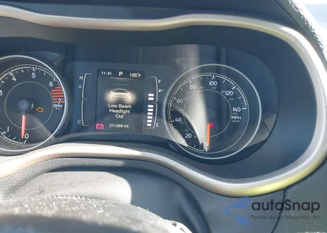 2016 Jeep Cherokee Latitude z USA, uszkodzony, nr VIN 1C4PJLCB7GW307280